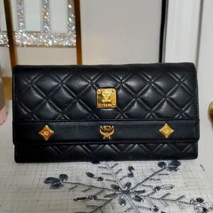 RARE MCM BLACK QUILTED LEATHER EMBELLISHED LONG WALLET 💛🖤